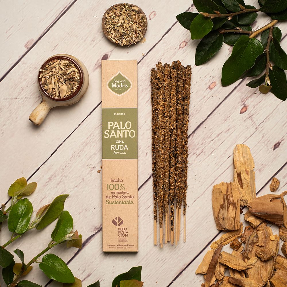 Incienso de Palo Santo con Ruda · Sagrada Madre