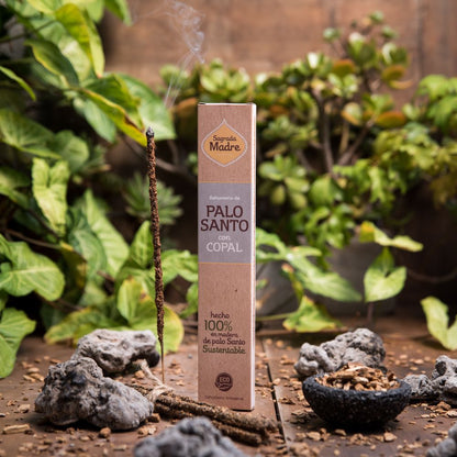 Incienso de Palo Santo con Copal · Sagrada Madre